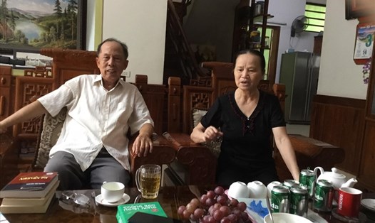 Vợ chồng nhà văn Nguyễn Thế Quang. Ảnh: Nguyễn Ngọc Phú
