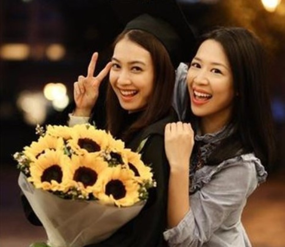Á hậu Hong Kong - Chu Thiên Tuyết xuất sắc khi nhận bằng tiến sĩ. Ảnh: Mnet. Á hậu Hong Kong - Chu Thiên Tuyết xuất sắc khi nhận bằng tiến sĩ. Ảnh: Mnet.