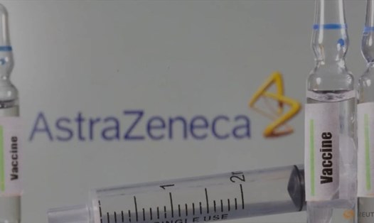 Thử nghiệm lâm sàng vaccine COVID-19 của AstraZeneca tiếp tục được cho phép thực hiện tại Anh. Ảnh: Reuters