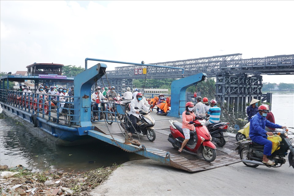 TPHCM: Người dân An Phú Đông sắp hết cảnh "qua sông phải lụy phà"