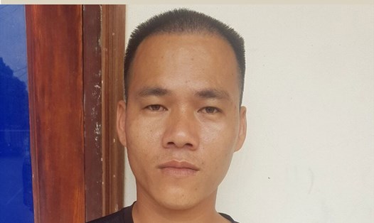 Đối tượng Nguyễn Đức Xuân bị tạm giữ để làm rõ hành vi hiếp dâm người dưới 16 tuổi. Ảnh: Sơn Quang