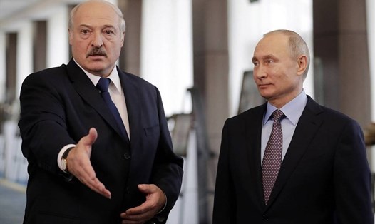 Tổng thống Nga Vladimir Putin và Tổng thống Belarus Alexander Lukashenko. Ảnh: TASS
