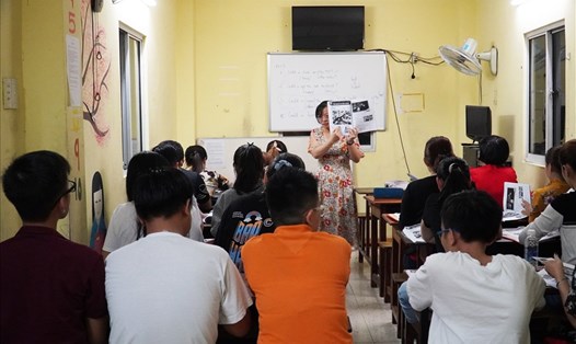 Trung tâm 10 năm dạy ngoại ngữ miễn phí giữa lòng Sài Gòn. Ảnh: Ngọc Lê