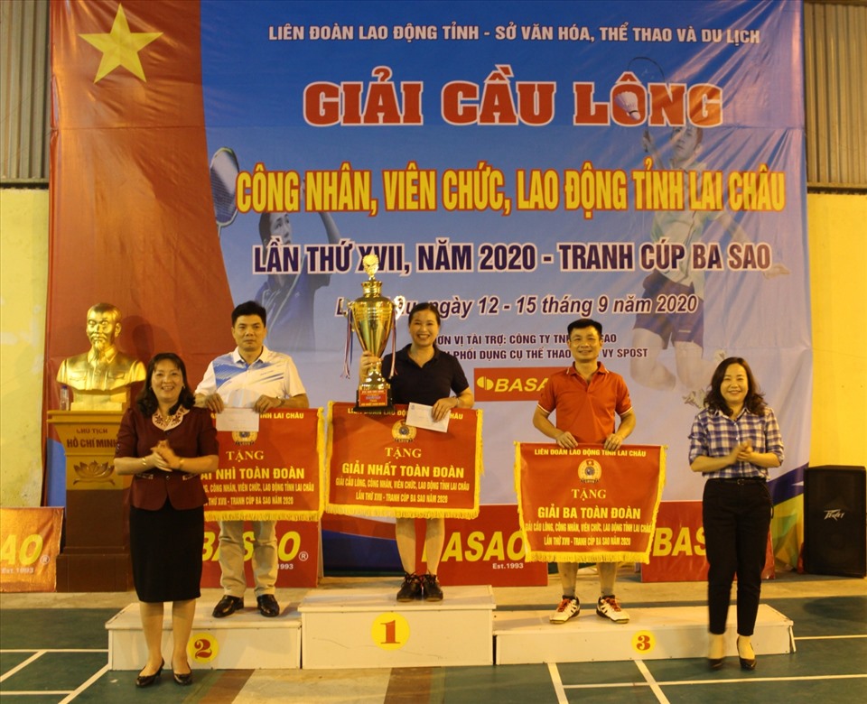 Giải cầu lông công nhân viên chức lao động tỉnh Lai Châu lần thứ XVII năm 2020. Ảnh: Quàng Thuỷ