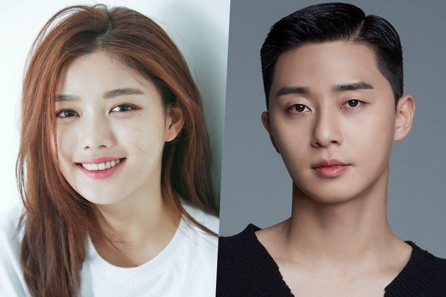 KIm Yoo Jung thảo luận để về chung công ty với Park Seo Joon (Ảnh: Chụp màn hình).