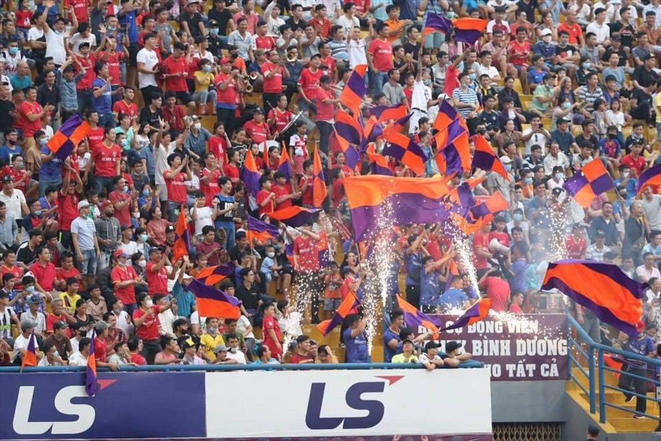 Sân Bình Dương được đón hơn 5.000 khán giả khi V.League trở lại Sân Bình Dương được đón hơn 5.000 khán giả khi V.League trở lại