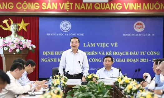 Bộ trưởng Bộ KHCN Chu Ngọc Anh phát biểu tại buổi làm việc. Ảnh: Chí Kiên