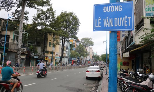 Đoạn đường Đinh Tiên Hoàng được thay đổi thành đường Lê Văn Duyệt. Ảnh: Huân Cao