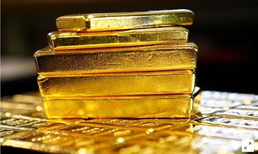 Những thỏi vàng tại một nhà máy tách vàng và bạc của Áo ở Vienna, Áo. Ảnh: Reuters.