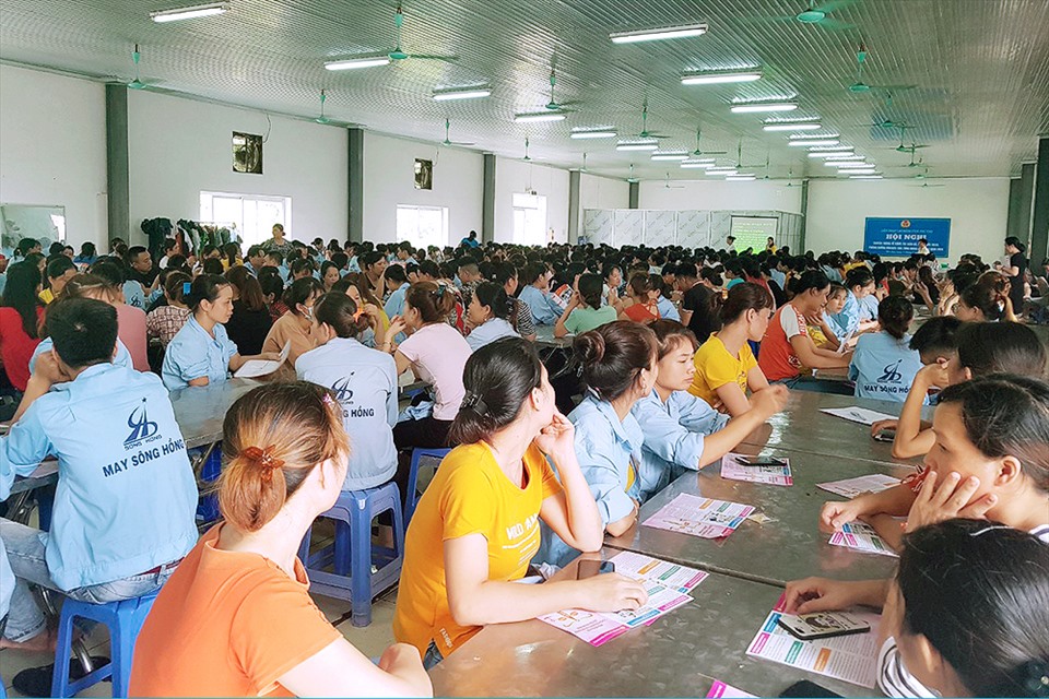 Toàn cảnh buổi tập huấn về công tác dân số. Ảnh: Hồng Xiêm.