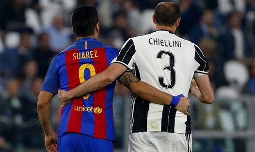 Luis Suarez sẽ trở thành đồng đội củ Giorgio Chiellini? Ảnh: Getty Images