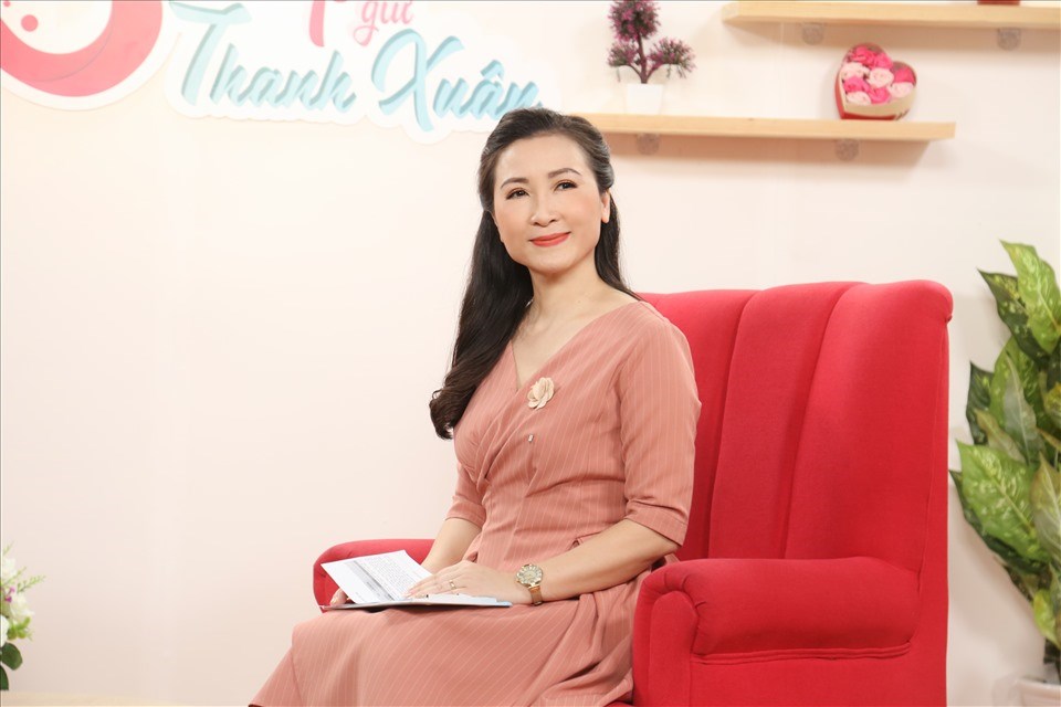 Khánh Huyền chia sẻ quan điểm về làm đẹp của phái nữ. Ảnh: CTCC Khánh Huyền chia sẻ quan điểm về làm đẹp của phái nữ. Ảnh: CTCC