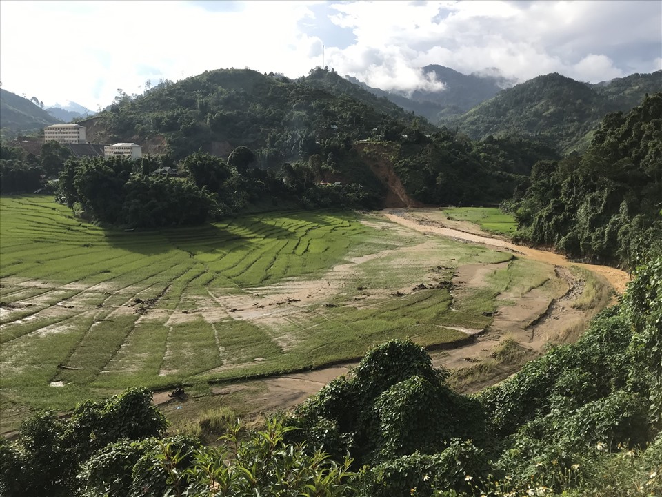 Ruộng bậc thang Chuôr bị lũ quét tàn phá. Ảnh: Thanh Chung