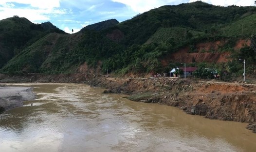 Lội qua sông, người phụ nữ ở huyện Đông Giang bị cuốn trôi. Ảnh minh họa: Thanh Chung