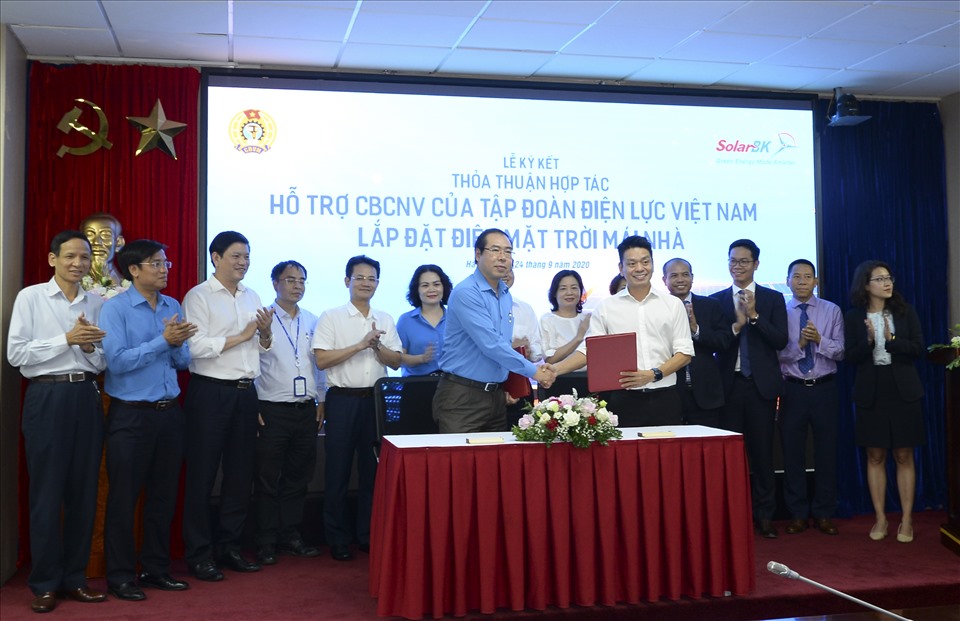 Quang cảnh lễ ký. Ảnh: Đắc Cường