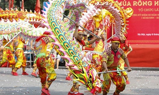Liên hoan múa Rồng năm nay thu hút 13 đội tham gia. Ảnh: hanoi.gov