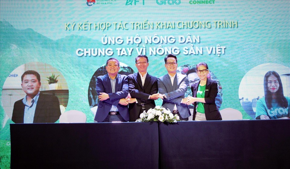 Chương trình “Ủng hộ nông dân - Chung tay vì nông sản Việt” vừa được khởi động nhằm mục tiêu giúp nông dân tìm đầu ra cho nông sản. Ảnh: Minh Khang Chương trình “Ủng hộ nông dân - Chung tay vì nông sản Việt” vừa được khởi động nhằm mục tiêu giúp nông dân tìm đầu ra cho nông sản. Ảnh: Minh Khang