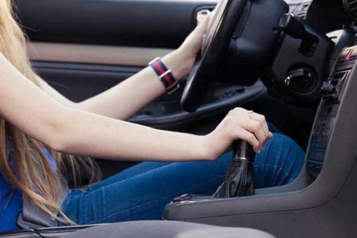 4 cách phụ nữ Ấn Độ gợi ý để lái xe an toàn