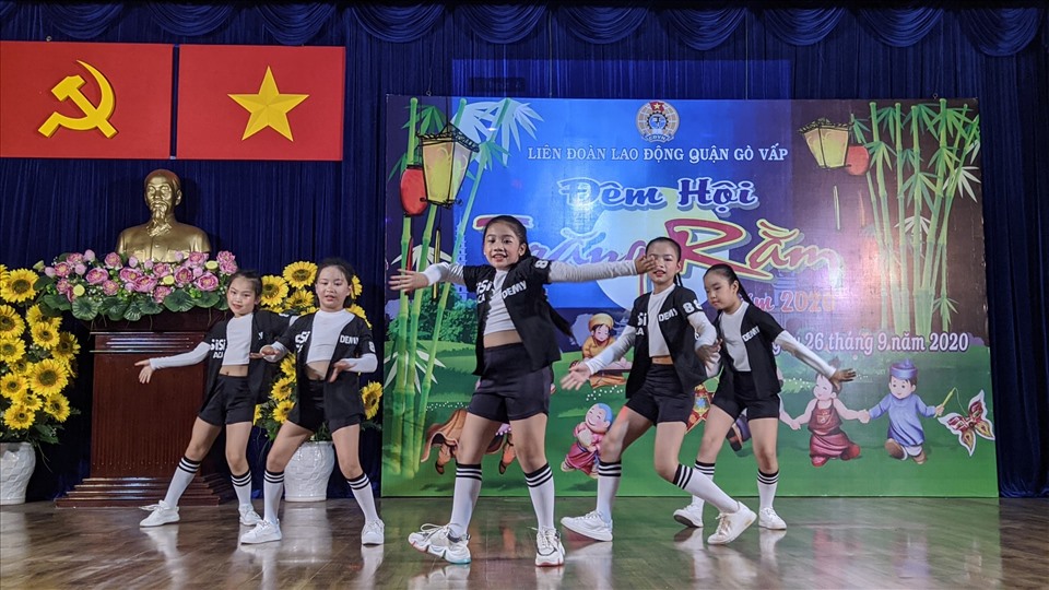 "Đêm hội trăng rằm" tại LĐLĐ quận Gò Vấp. Ảnh: Anh Tú