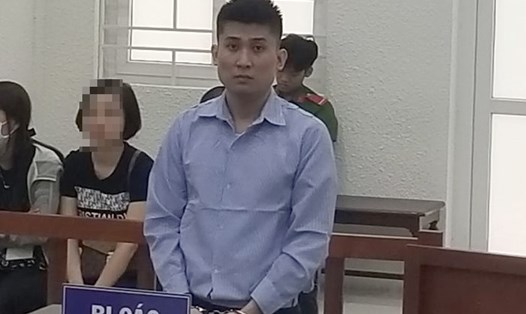 Nguyễn Thành Đạt dùng giấy chứng minh nhân dân ngành để lừa đảo. Ảnh: V.Dũng.