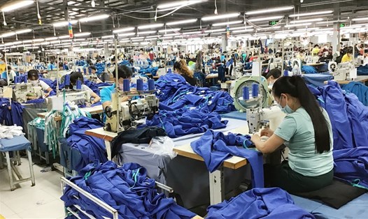 Do ảnh hưởng của dịch COVID-19, đời sống công nhân ở các khu công nghiệp tỉnh Quảng Nam càng khốn khó trăm bề. Ảnh: Thái Bình