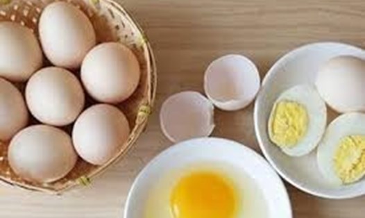 Cách chọn trứng có chất lượng tốt mà bà nội trợ nên biết