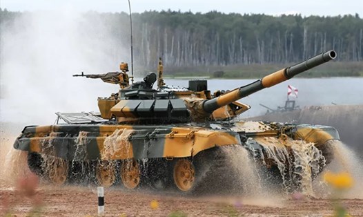 Xe tăng T-72 của đội tuyển Việt Nam tại buổi thi đấu của các kíp xe tăng trong khuôn khổ cuộc thi Tank Biathlon 2020. Ảnh: Sputnik