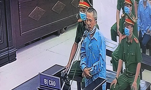 Bị cáo Lê Đình Công được xác định là cầm đầu nhóm giết người, chống người thi hành công vụ xảy ra ở xã Đồng Tâm, huyện Mỹ Đức. Ảnh chụp qua màn hình.