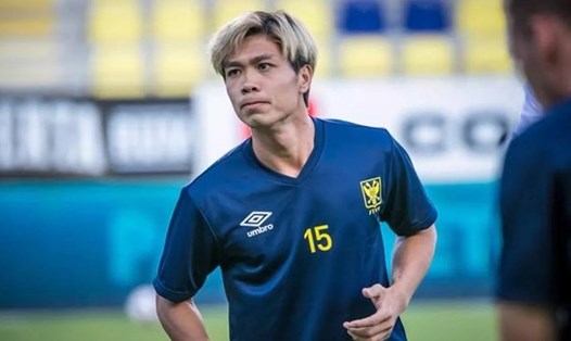 Công Phượng, một trong những cầu thủ Việt Nam sang Châu Âu gần đây khi khoác áo Sint Truidense của Bỉ. Tuy nhiên, anh chỉ thi đấu nửa mùa. Ảnh: STVV.