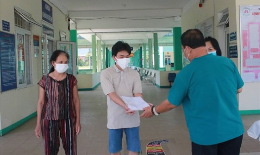 Thêm một bệnh nhân nặng mắc COVID-19 Đà Nẵng được công bố khỏi bệnh. Ảnh: Thuỳ Trang