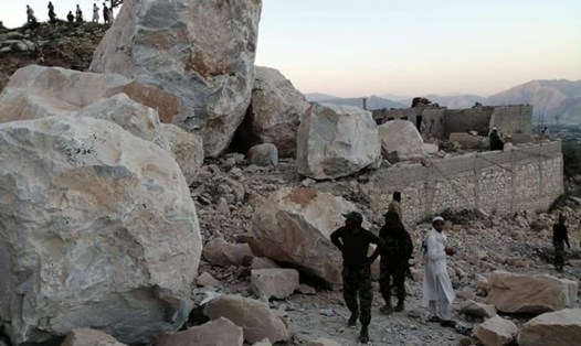 Hiện trường vụ sập mỏ đá cẩm thạch ở Mohmand, Pakistan. Ảnh: DawnNews