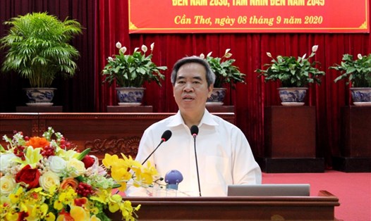 Đồng chí Nguyễn Văn Bình - Ủy viên Bộ Chính trị, Bí thư Trung ương Đảng, Trưởng Ban Kinh tế Trung ương đến dự và chủ trì hội nghị.
