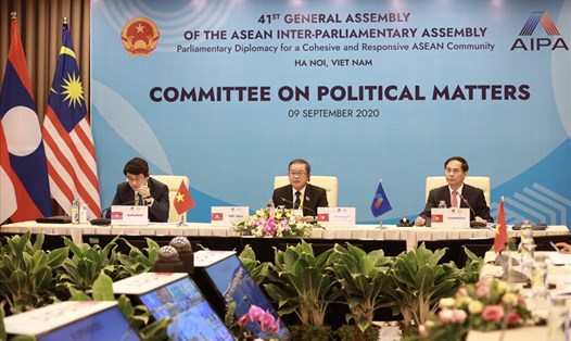 Phiên họp của Ủy ban Chính trị với chủ đề “Ngoại giao nghị viện vì hòa bình và an ninh bền vững trong ASEAN”. Ảnh Hải Nguyễn