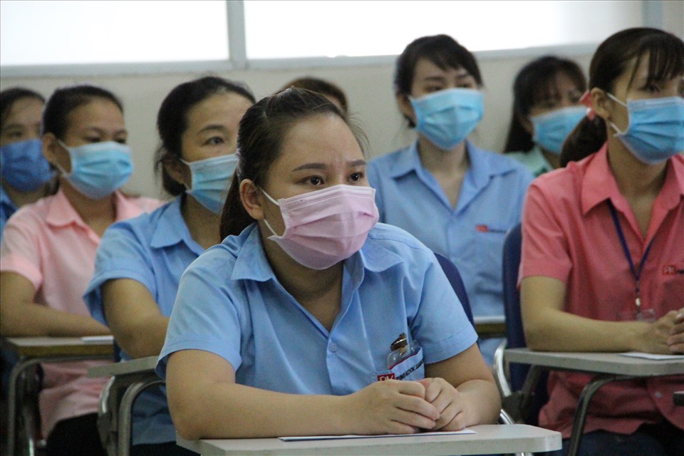 Khoảng 250.000 người lao động các tỉnh sẽ ở lại Bình Dương ăn Tết 2021. Ảnh: Đình Trọng