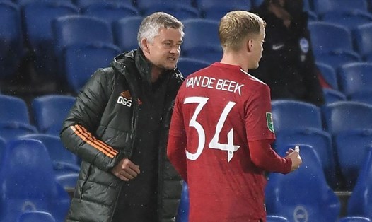 Donny van de Beek vẫn chưa được đá chính thường xuyên ở Man United. Ảnh: AFP