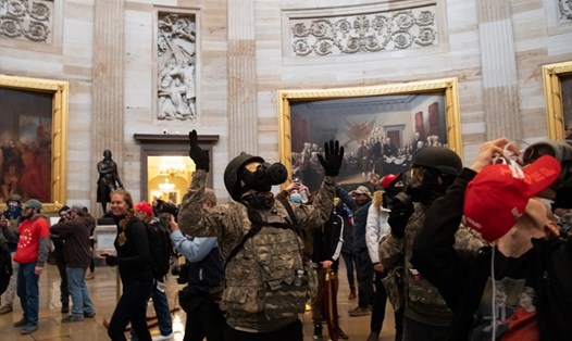 Người biểu tình tràn vào bên trong tòa nhà Quốc hội Mỹ ngày 6.1. Ảnh: AFP