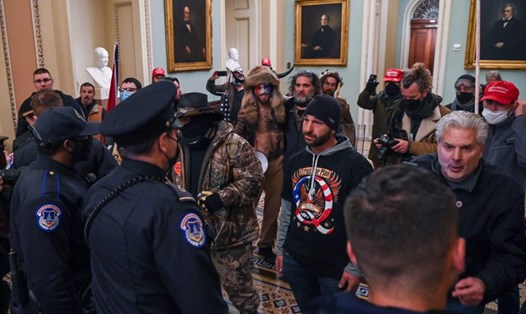 Người biểu tình xông vào trụ sở Quốc hội Mỹ hôm 6.1. Ảnh: AFP