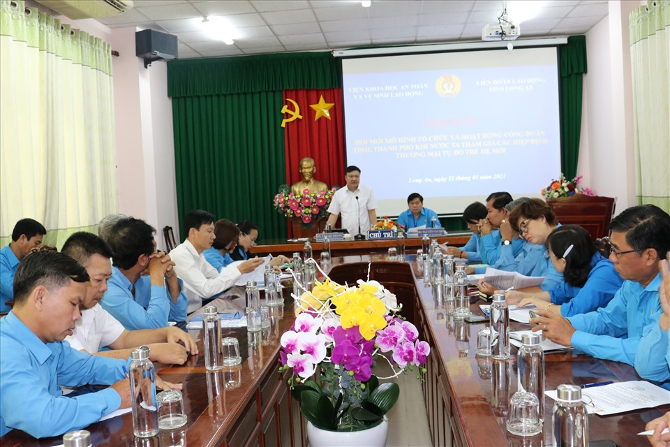Tọa đàm tại LĐLĐ tỉnh Long An. Ảnh: K.Q