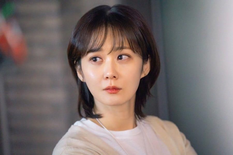 Nhan sắc trẻ trung tuổi 40 của Jang Nara. Ảnh cắt phim.