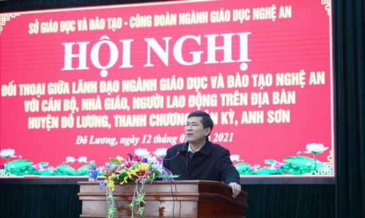 GS.TS Thái Văn Thành - Giám đốc Sở GDĐT Nghệ An khai mạc Hội nghị đối thoại. Ảnh: Quang Đại