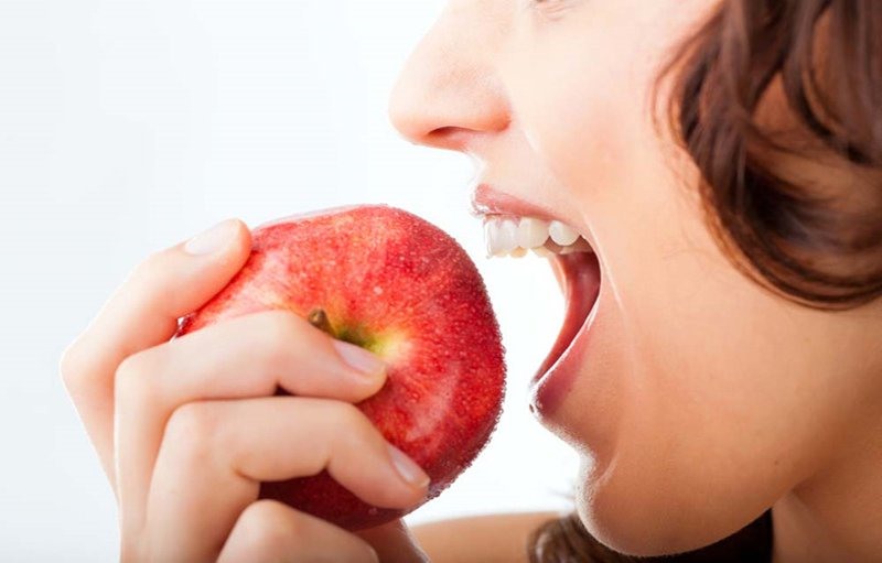 Tác dụng không ngờ của việc ăn một quả táo mỗi ngày
