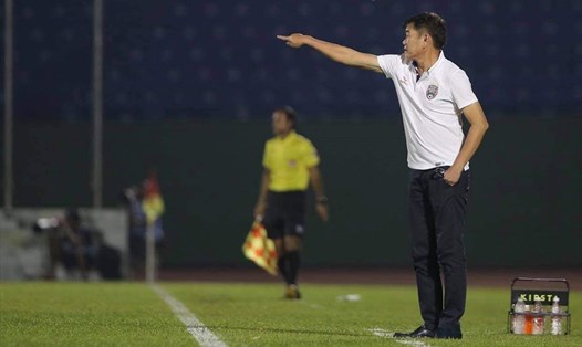 Huấn luyện viên Phan Thanh Hùng gặp thử thách lớn ngay trận đấu chính thức đầu tiên khi dẫn dắt Bình Dương. Ảnh: Fanpage CLB Bình Dương.