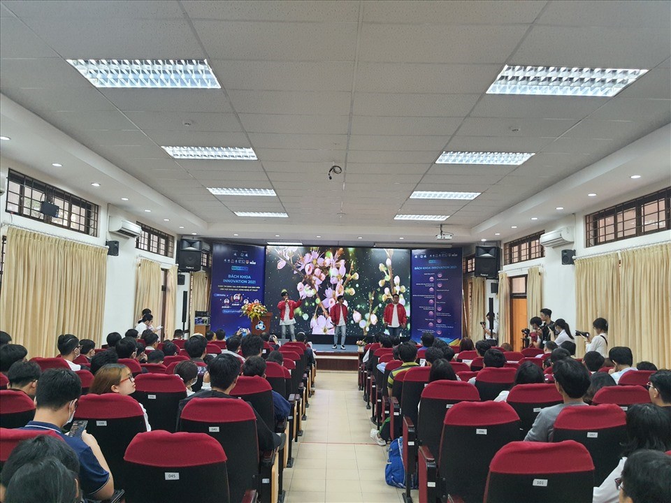 Khởi động cuộc thi “Bach Khoa Innovation” lần IV năm 2021. Ảnh: A.N Khởi động cuộc thi “Bach Khoa Innovation” lần IV năm 2021. Ảnh: A.N
