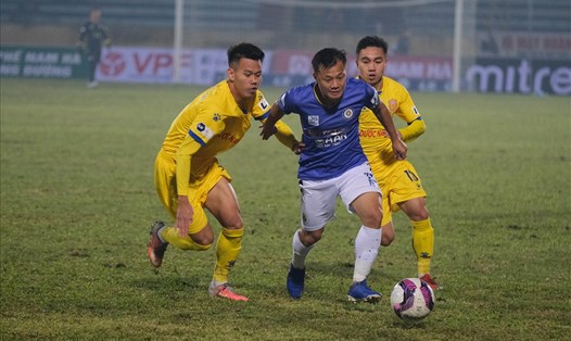 Hà Nội bất ngờ “ngã ngựa” trước Nam Định trong ngày khai màn V.League 2021. Ảnh: Minh Hiếu