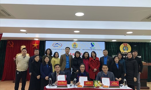 Công đoàn Y tế Việt Nam ký thoả thuận hợp tác chương trình phúc lợi cho đoàn viên công đoàn, người lao động ngành Y tế. Ảnh: Bảo Hân