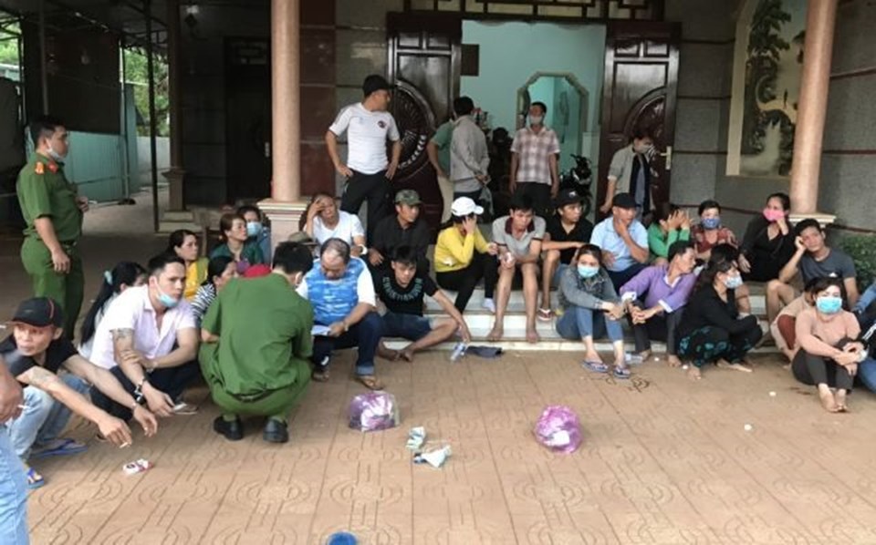 Công an Bình Phước triệt phá tụ điểm đánh bạc. Ảnh: Công an Bình Phước Công an Bình Phước triệt phá tụ điểm đánh bạc. Ảnh: Công an Bình Phước