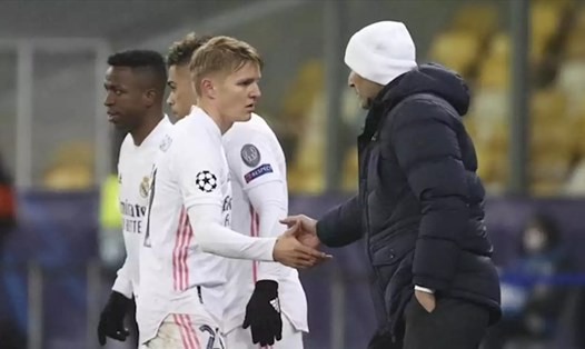 Zinedine Zidane chỉ tin dùng các cầu thủ cựu binh nên nhiều sao trẻ như Martin Odegaard không có cơ hội thể hiện. Ảnh: AFP