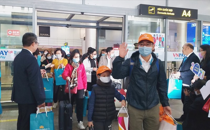 Đà Nẵng, Hội An tưng bừng đón chào du khách năm 2021. Ảnh: Thuỳ Trang