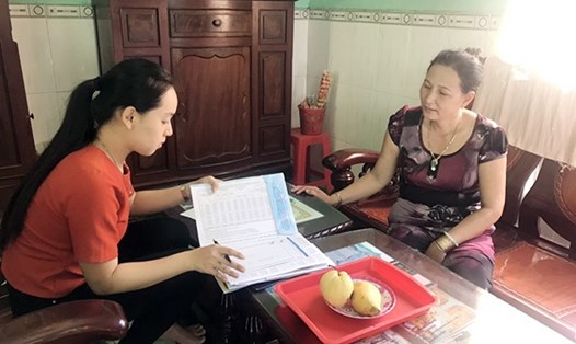 Tuyên truyền bảo hiểm xã hội bảo hiểm y tế cho người dân tại Bạc Liêu (ảnh Nhật Hồ)