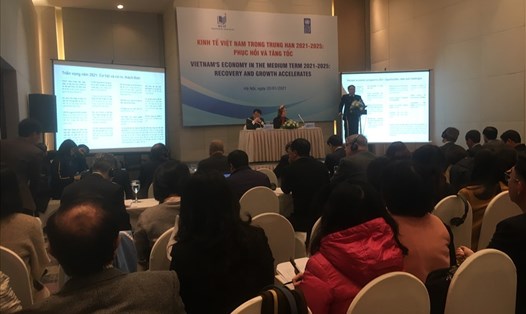 Hội thảo đánh giá xu hướng phục hồi kinh tế Việt Nam giai đoạn 2021-2025.
Ảnh: H.Linh